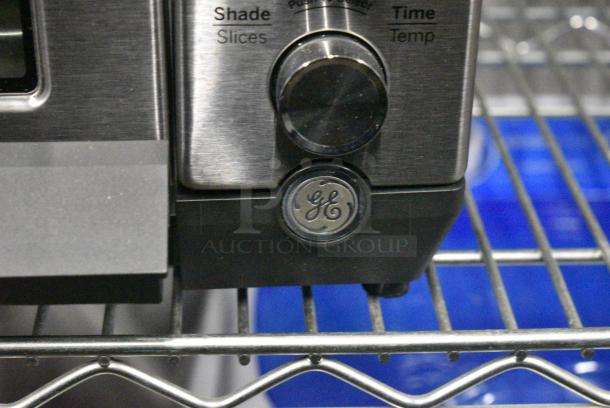 General Electric GE G9OCABSSP1SS Stainless Steel Countertop Toaster Oven. 120 Volts, 1 Phase. Tested and Working! - Image 3 of 7