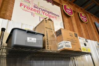 ALL ONE MONEY! Tier Lot of Various Items Including To Go Containers, Solo Food Containers, VersaTainer NC-8168-B Containers and Poly Bus Bin