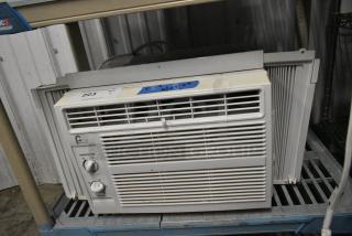 Perfect Aire 4PMC5000 Window Mount Air Conditioner. 115 Volts, 1 Phase. Tested and Working!