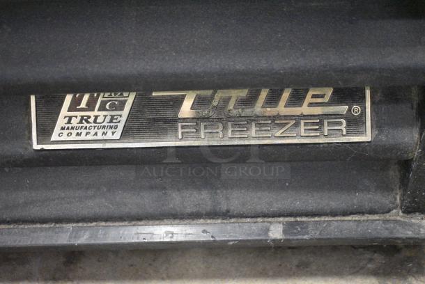 2018 True GDM-49F Metal Commercial 2 Door Reach In Freezer Merchandiser. 115/208-230 Volts, 1 Phase. Tested and Working! - Image 6 of 11