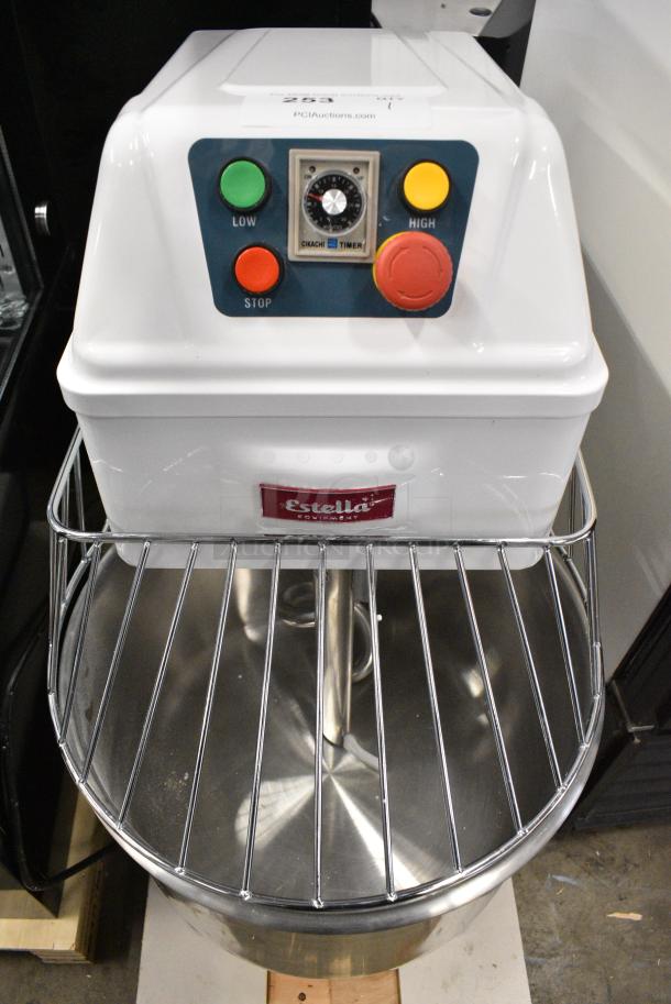 BRAND NEW SCRATCH AND DENT! Estella 348SM30 Metal Commercial 30 Qt. / 42 lb. Two-Speed Spiral Dough Mixer w/ Stainless Steel Mixing Bowl, Bowl Guard and Dough Hook Attachment. 120 Volts, 1 Phase. Tested and Powers On But Parts Do Not Move - Image 2 of 10