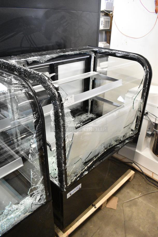 BRAND NEW SCRATCH AND DENT! Avantco Metal Commercial Floor Style Deli Display Case Merchandiser. See Pictures for Broken Glass. 115 Volts, 1 Phase. Tested and Powers On But Does Not Get Cold - Image 2 of 4