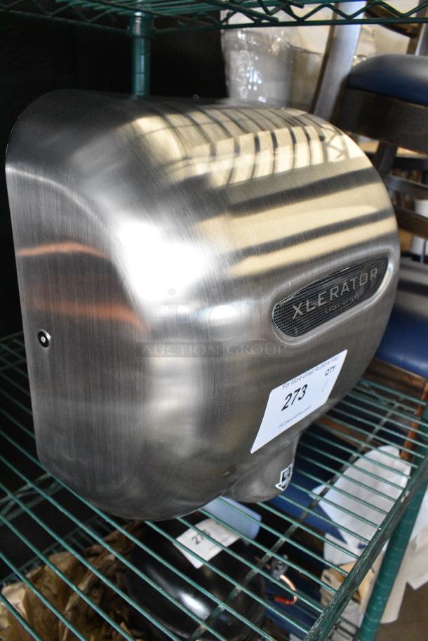 BRAND NEW SCRATCH AND DENT! Excel XL-SB 110/120 XLERATOR® Stainless Steel Cover High Speed Hand Dryer - 110/120V, 1500W - Image 2 of 6