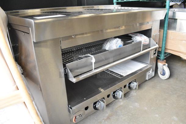 BRAND NEW SCRATCH AND DENT! Cooking Performance Group S-36-SB-N 36" Natural Gas Infrared Salamander Broiler with 36" Heat Shield and Mounting Brackets - 36,000 BTU - Image 2 of 8