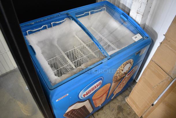 AHT RIO S 100 Metal Commercial Chest Freezer Merchandiser on Commercial Casters. See Pictures for Broken Glass. 115 Volts, 1 Phase. Tested and Working! - Image 6 of 8