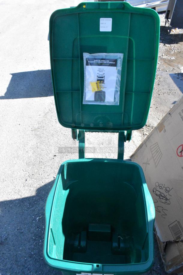 2 BRAND NEW SCRATCH AND DENT! Items Including Nova Curbside Organics Bin and Toter Trash Can. 2 Times Your Bid! - Image 4 of 10