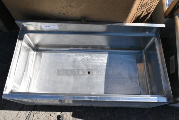 BRAND NEW SCRATCH AND DENT! Regency 600IB1836CP 18" x 36" Underbar Ice Bin with 7 Circuit Post-Mix Cold Plate and Bottle Holders - 79 lb. No Legs. - Image 3 of 4
