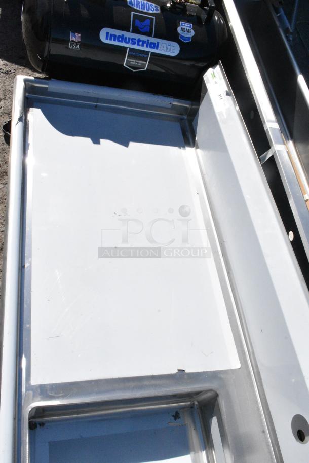 BRAND NEW SCRATCH AND DENT! Regency 600DDT72L 16 Gauge 6' Soiled / Dirty Dish Table - Left Drainboard. No Legs. - Image 4 of 5