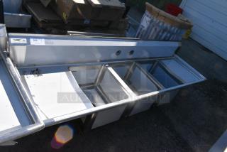 BRAND NEW SCRATCH AND DENT! Regency 600S31620218 Stainless Steel 3 Bay Sink w/ Dual Side Drain Boards. No Legs.