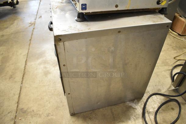 Toastmaster Stainless Steel Commercial 2 Drawer Warming Drawer. 115 Volts, 1 Phase. Tested and Working! - Image 7 of 8