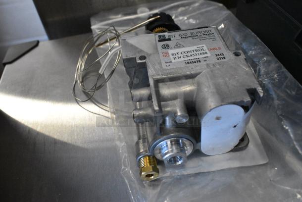 4 Various Items Including Satco Halide Lamp, SIT 630 Eurosit Unit, Garland CK4531688 Control. 4 Times Your Bid! - Image 6 of 11