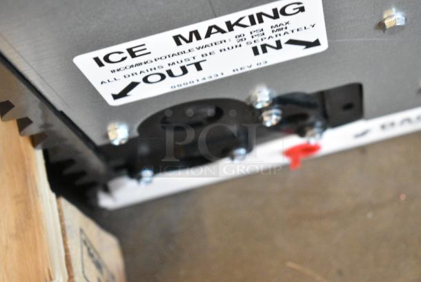 BRAND NEW SCRATCH AND DENT! Manitowoc IDT0420A-161 Indigo NXT 22" Air Cooled Dice Ice Machine - 115V, 470 lb. - Image 7 of 7