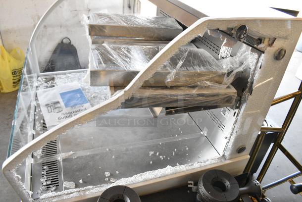 BRAND NEW SCRATCH AND DENT! Avantco 224WHAC36 36" White Horizontal Air Curtain Merchandiser on Commercial Casters. See Pictures for Broken Glass. 115 Volts, 1 Phase. Tested and Powers On But Does Not Get Cold - Image 4 of 9