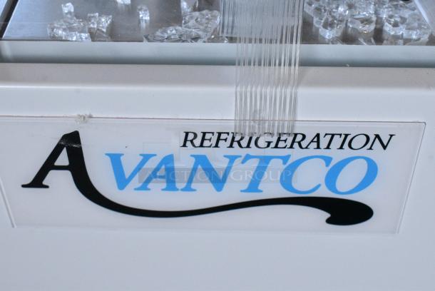 BRAND NEW SCRATCH AND DENT! Avantco 224WHAC36 36" White Horizontal Air Curtain Merchandiser on Commercial Casters. See Pictures for Broken Glass. 115 Volts, 1 Phase. Tested and Powers On But Does Not Get Cold - Image 5 of 9