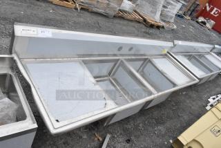 BRAND NEW SCRATCH AND DENT! Regency 600S22323224 16 Gauge Stainless Steel Two Compartment Sink with Galvanized Steel Legs and 2 Drainboards - 23" x 23" x 12" Bowls. No Legs.