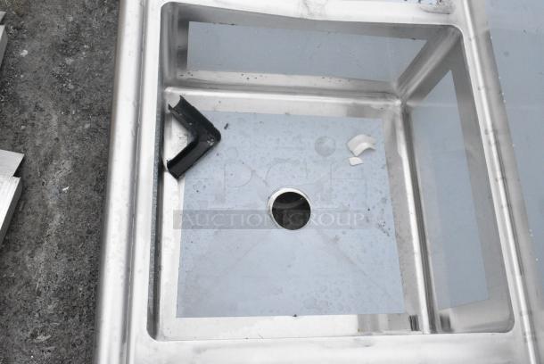 BRAND NEW SCRATCH AND DENT! Regency 600S22323224 16 Gauge Stainless Steel Two Compartment Sink with Galvanized Steel Legs and 2 Drainboards - 23" x 23" x 12" Bowls. No Legs. - Image 5 of 7