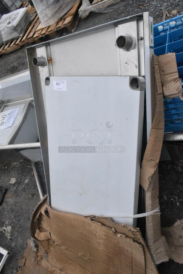 BRAND NEW SCRATCH AND DENT! Regency 600TS3048S 30" x 48" 16-Gauge 304 Stainless Steel Commercial Work Table with Undershelf - Image 1 of 3
