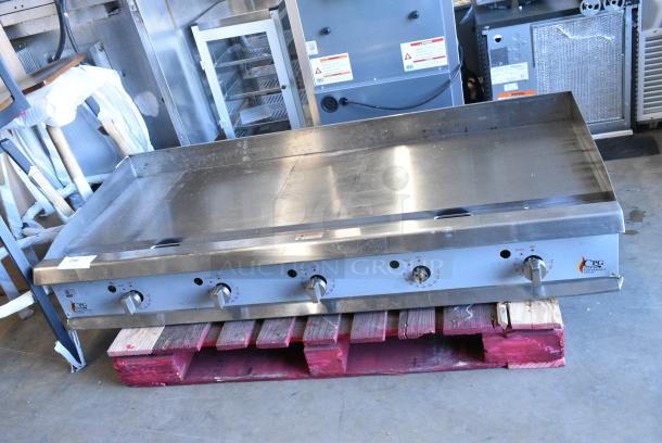 BRAND NEW SCRATCH AND DENT! 2024 Cooking Performance Group CPG 351GTCPG60NL Stainless Steel Commercial 60" Gas Countertop Griddle with Thermostatic Controls - 150,000 BTU - Image 8 of 9