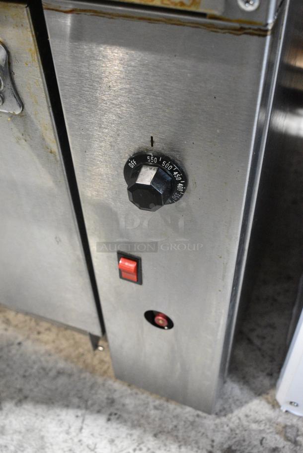 Vulcan 48C-8BP Stainless Steel Commercial Natural Gas Powered 8 Burner Range w/ Convection Oven. - Image 5 of 13