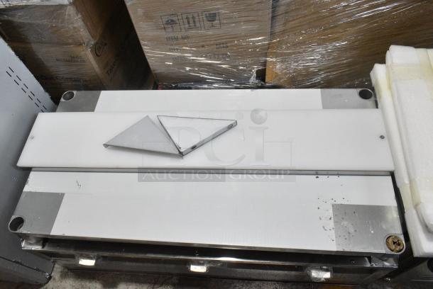 BRAND NEW SCRATCH AND DENT! 2024 ServIt 423EST3WO Stainless Steel Commercial Three Pan Open Well Electric Steam Table with Adjustable Undershelf. 120 Volts, 1 Phase. Tested and Working! - Image 3 of 9
