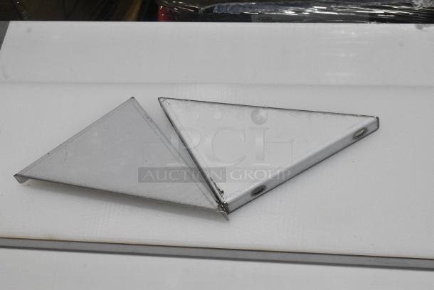 BRAND NEW SCRATCH AND DENT! 2024 ServIt 423EST3WO Stainless Steel Commercial Three Pan Open Well Electric Steam Table with Adjustable Undershelf. 120 Volts, 1 Phase. Tested and Working! - Image 4 of 9
