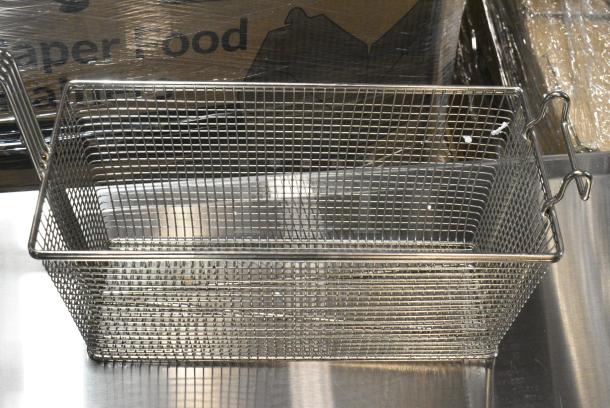 2 BRAND NEW SCRATCH AND DENT! Items Including Metal Fry Basket and Blender Pitcher. 2 Times Your Bid! - Image 4 of 6