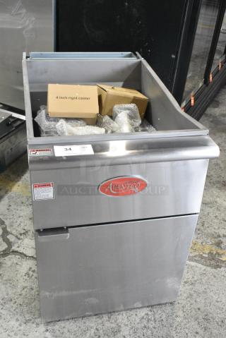 BRAND NEW SCRATCH AND DENT! 2024 Avantco 177FF100L Stainless Steel Commercial Liquid Propane 70-100 lb. Stainless Steel Tube Floor Fryer - 150,000 BTU