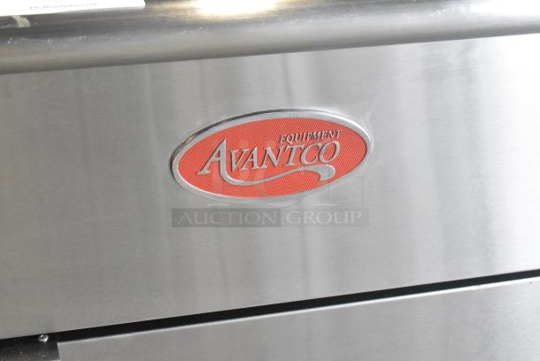 BRAND NEW SCRATCH AND DENT! 2024 Avantco 177FF100L Stainless Steel Commercial Liquid Propane 70-100 lb. Stainless Steel Tube Floor Fryer - 150,000 BTU - Image 2 of 9