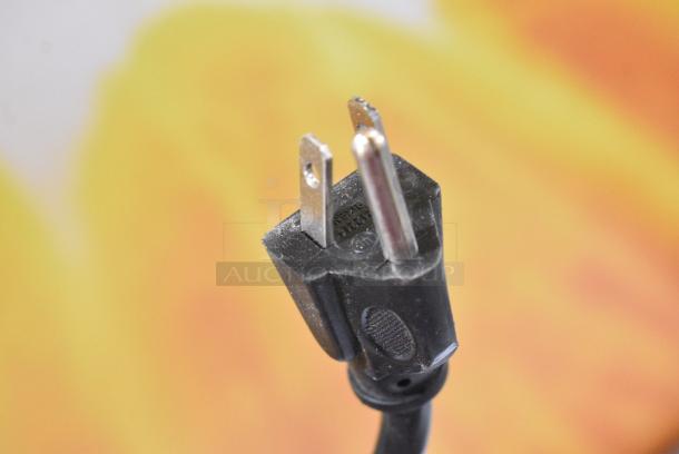 IDW G-26-C13EB Metal Commercial Single Door Reach In Cooler Merchandiser. 115 Volts, 1 Phase. Tested and Powers On But Does Not Get Cold - Image 5 of 6