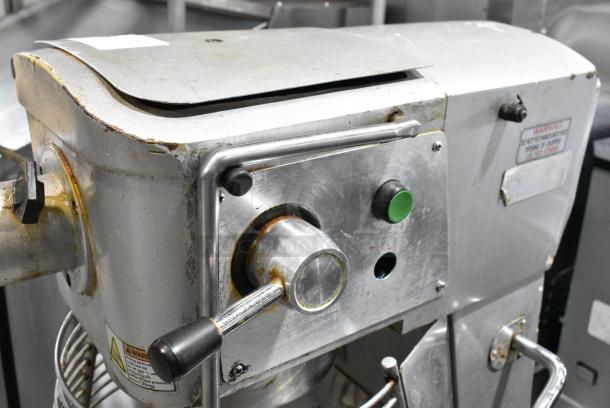 Omcan SP300A Metal Commercial Floor Style 30 Quart Planetary Dough Mixer w/ Stainless Steel Mixing Bowl, Bowl Guard and Dough Hook Attachment. 110 Volts, 1 Phase. Cannot Test Due To Damaged Plug - Image 3 of 10