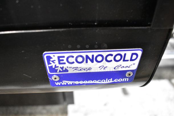BRAND NEW SCRATCH AND DENT! Econocold OM-IRSSCG Metal Commercial Floor Style Self Contained Island Fridge Curved Glass on Commercial Casters. 115 Volts, 1 Phase. Tested and Working! - Image 6 of 10