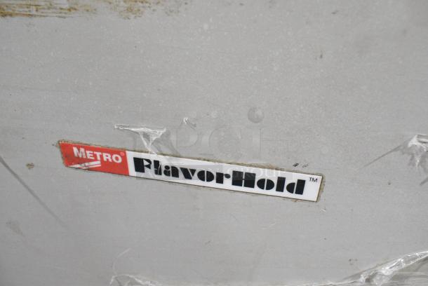 Metro C190 FlavorHold Metal Commercial Heated Holding Cabinet on Commercial Casters. 120 Volts, 1 Phase. Tested and Working! - Image 4 of 9