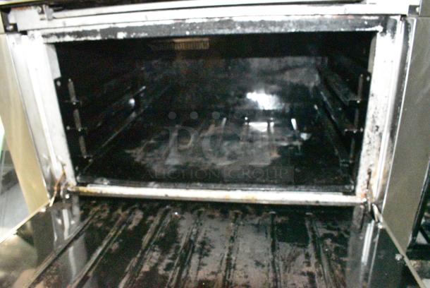 Connerton CN36-6 Stainless Steel Commercial Natural Gas Powered 6 Burner Range w/ Oven and Back Splash. - Image 6 of 8