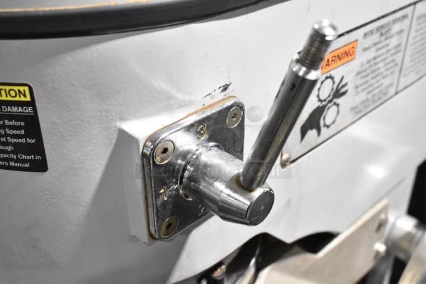 Globe SP60P Metal Commercial Floor Style 60 Quart Planetary Dough Mixer w/ Stainless Steel Mixing Bowl, Bowl Guard and Whisk Attachment. 208 Volts, 3 Phase. - Image 4 of 7