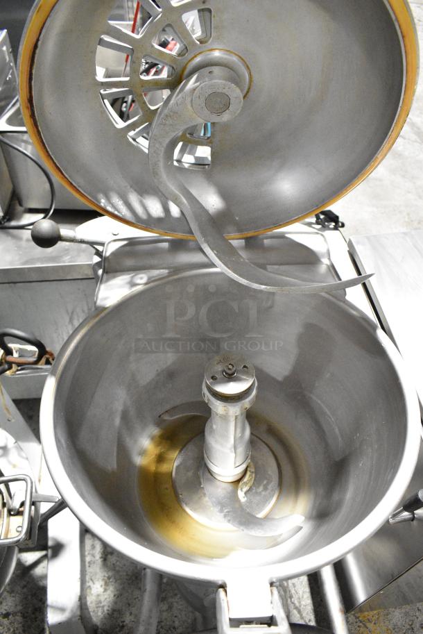 Hobart VCM25 Metal Commercial Floor Style Vertical Cutter Mixer. 220 Volts, 3 Phase. - Image 4 of 10