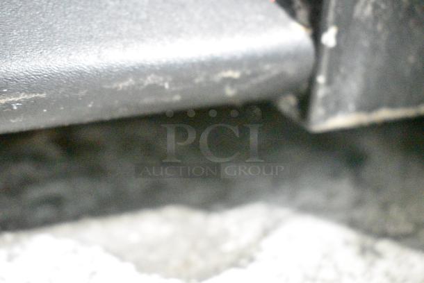 2018 True GDM-72F-HC Metal Commercial 3 Door Reach In Freezer Merchandiser w/ Poly Coated Racks. 115/208-230 Volts, 1 Phase. Tested and Working! - Image 6 of 11