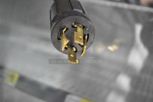 2018 True GDM-72F-HC Metal Commercial 3 Door Reach In Freezer Merchandiser w/ Poly Coated Racks. 115/208-230 Volts, 1 Phase. Tested and Working! - Image 11 of 11