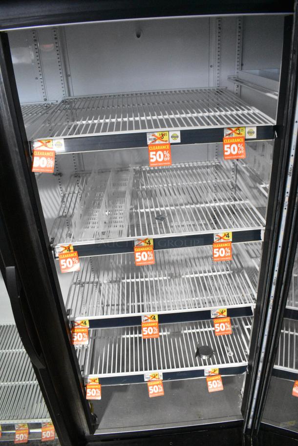 True GDM-72-HC Metal Commercial 3 Door Reach In Cooler Merchandiser w/ Poly Coated Racks. 115 Volts, 1 Phase. Tested and Working! - Image 7 of 11
