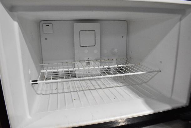 Frigidaire FFTR1814QS1 Stainless Steel Cooler w/ Freezer. 115 Volts, 1 Phase. Tested and Working! - Image 6 of 8