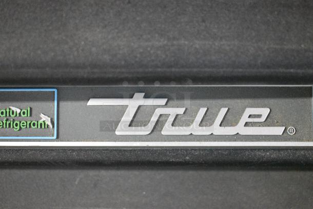 2021 True TVM-48SL-HC Metal Commercial 2 Door Reach In Cooler Merchandiser w/ Metal Shelves. 115 Volts, 1 Phase. Tested and Working! - Image 5 of 9