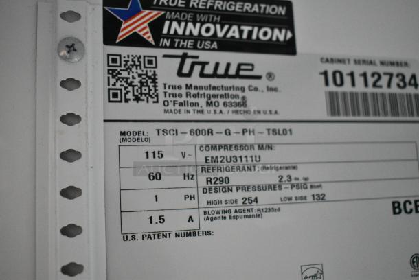 2021 True TSCI-600R-G-PH Metal Commercial Single Door Reach In Cooler Merchandiser w/ Poly Coated Racks. 115 Volts, 1 Phase. Tested and Working! - Image 8 of 8