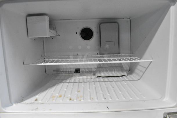 Maytag M1TXEGMYW01 Cooler w/ Freezer. 115 Volts, 1 Phase. Tested and Working! - Image 6 of 9
