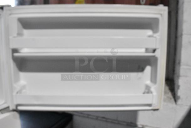 Maytag M1TXEGMYW01 Cooler w/ Freezer. 115 Volts, 1 Phase. Tested and Working! - Image 7 of 9