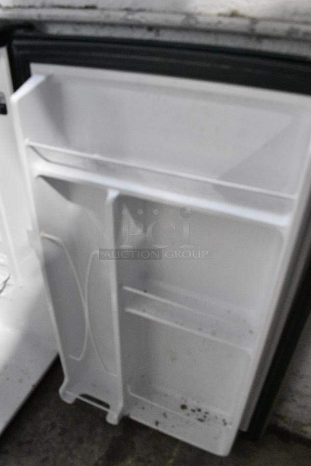 General Electric GE GMR04HASACS Mini Cooler. 115 Volts, 1 Phase. Tested and Working! - Image 5 of 7