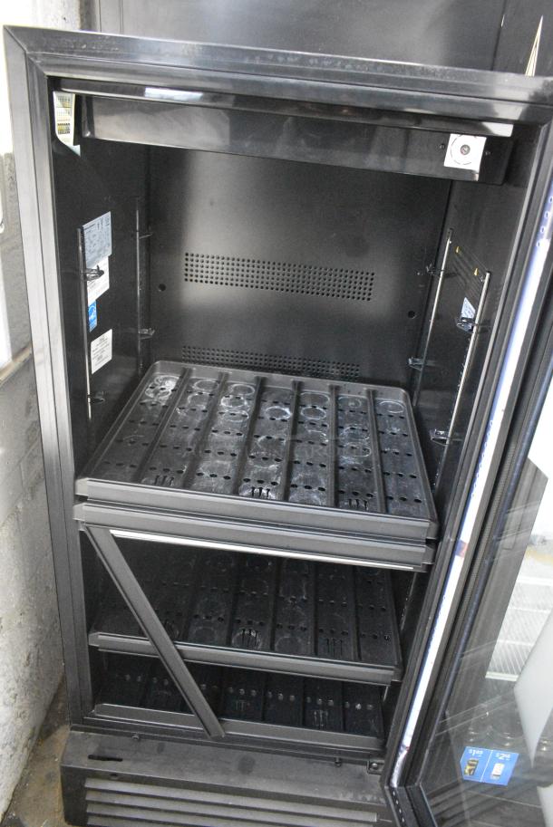 IDW GCG-10-FR334B Metal Commercial Single Door Reach In Cooler Merchandiser. 115 Volts, 1 Phase. Tested and Working! - Image 4 of 6