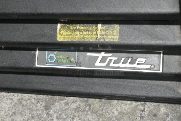 2017 True GDM-49-HC Metal Commercial 2 Door Reach In Cooler Merchandiser w/ Poly Coated Racks. 115 Volts, 1 Phase. Tested and Working! - Image 3 of 8