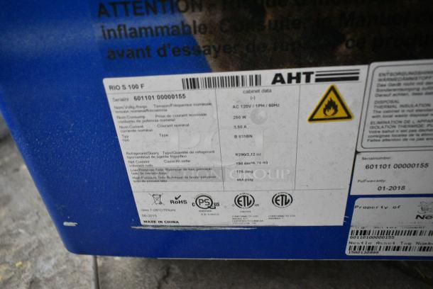 AHT RIO S 100 F Metal Commercial Chest Freezer Merchandiser on Commercial Casters. 115 Volts, 1 Phase. Tested and Working! - Image 7 of 8