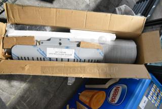 BRAND NEW SCRATCH AND DENT! Heatstar Architect HSRP37MT Patio Heater With Remote Control Metal Grid Cover. 37,000 BTU.
