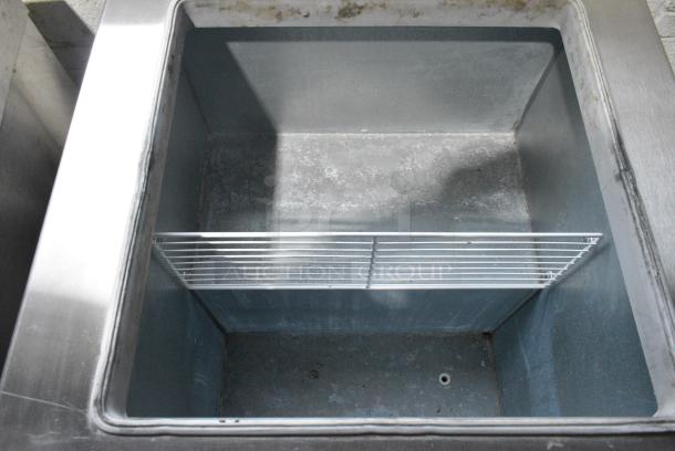 Master-Bilt DC-4D Stainless Steel Commercial Chest Freezer on Commercial Casters. 115/208-230 Volts, 1 Phase. Tested and Working! - Image 6 of 8