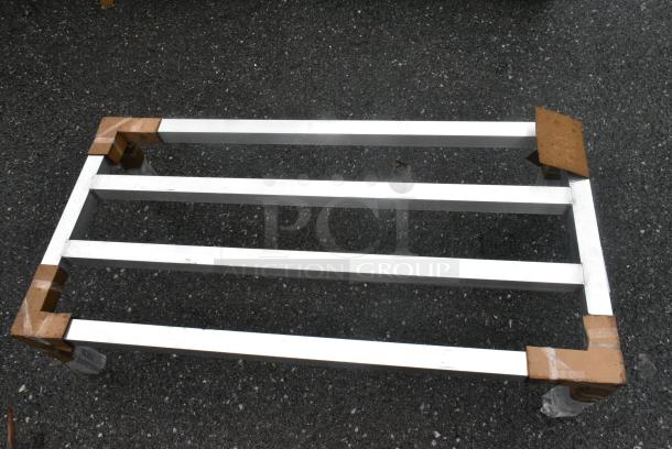 BRAND NEW SCRATCH AND DENT! Metal Dunnage Rack. - Image 4 of 4